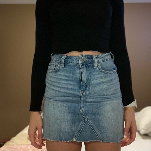 Hollister Denim Mini Skirt - Picture 1 of 3